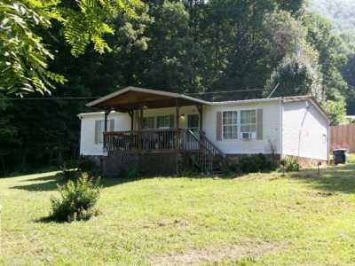 Home For Sale in Robbinsville, North Carolina