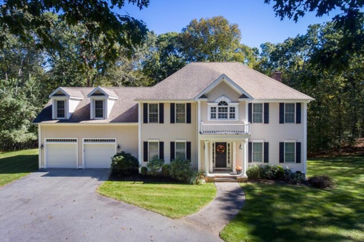 Picture of Home For Sale in Essex, Connecticut, United States