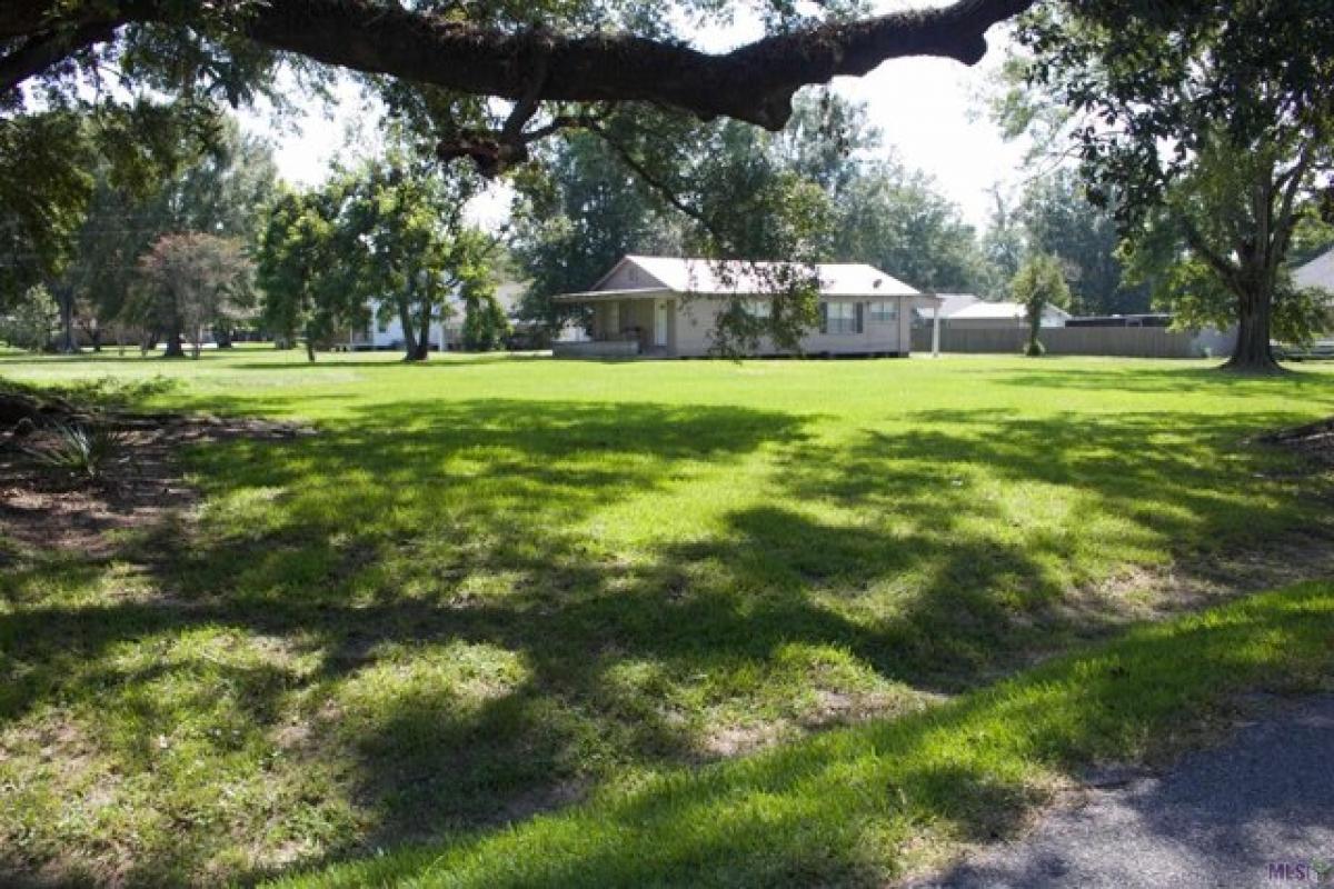 Picture of Home For Sale in Brusly, Louisiana, United States