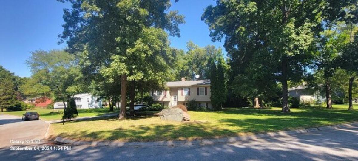 Picture of Home For Sale in Plainfield, Connecticut, United States