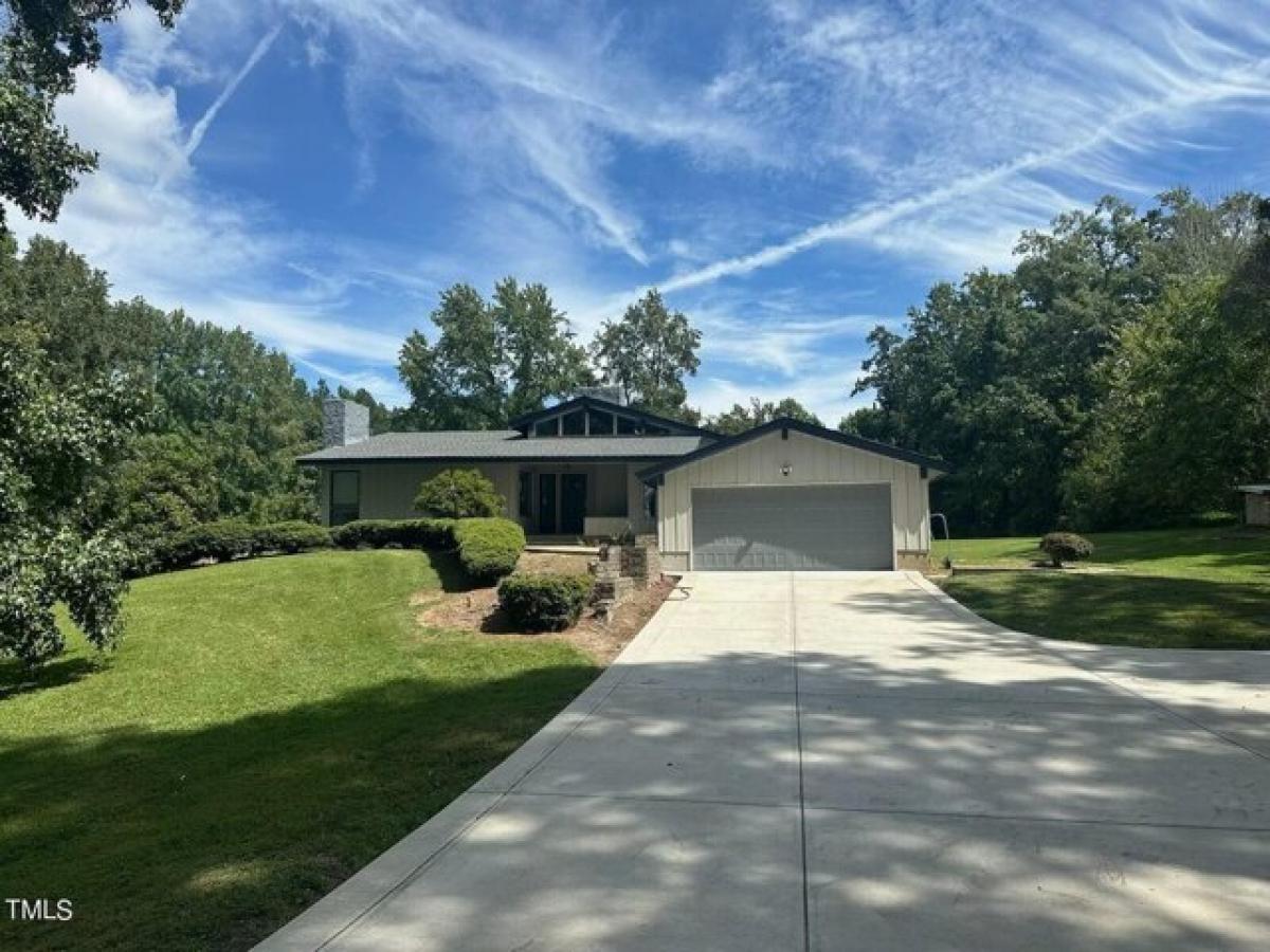 Picture of Home For Sale in Henderson, North Carolina, United States