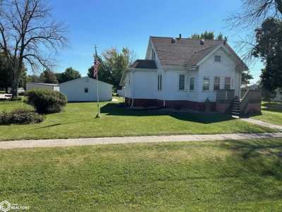 Home For Sale in Dumont, Iowa