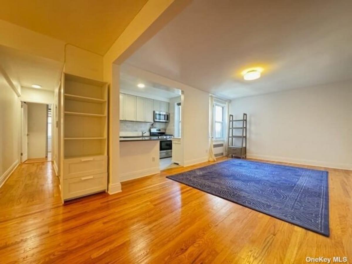 Picture of Home For Rent in Jackson Heights, New York, United States