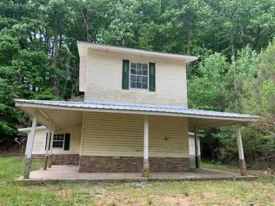 Home For Sale in Hamilton, Alabama