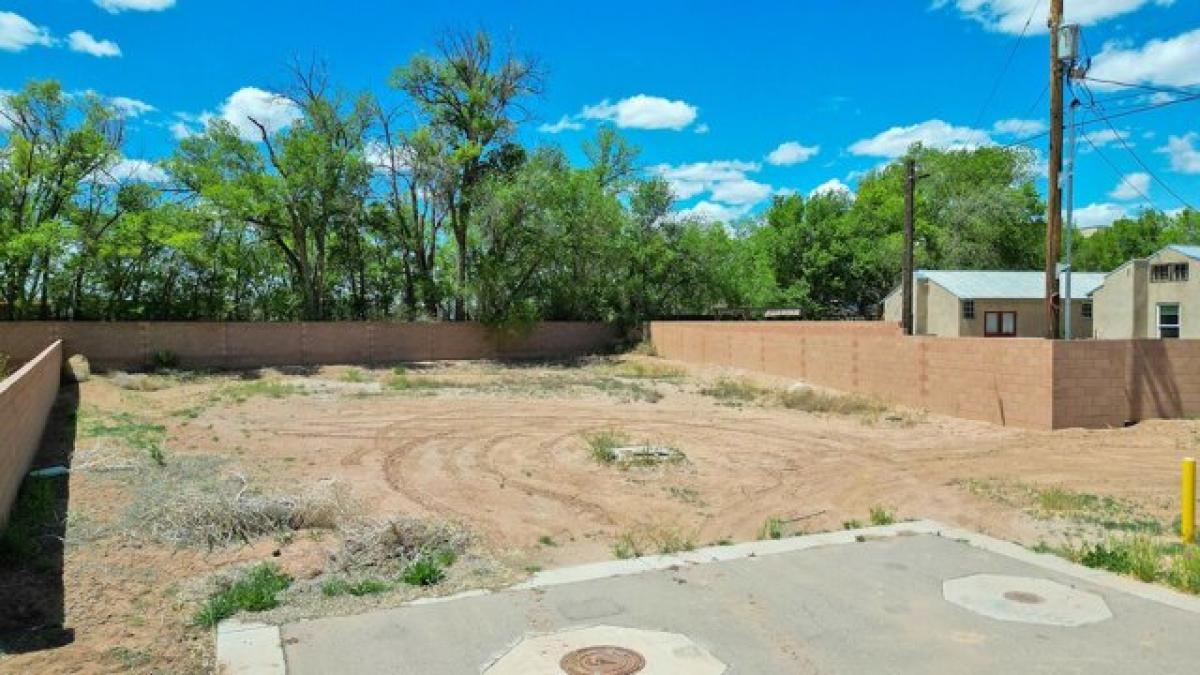 Picture of Residential Land For Sale in Albuquerque, New Mexico, United States