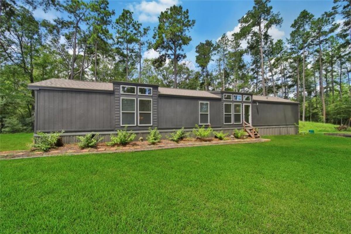 Picture of Home For Sale in New Waverly, Texas, United States