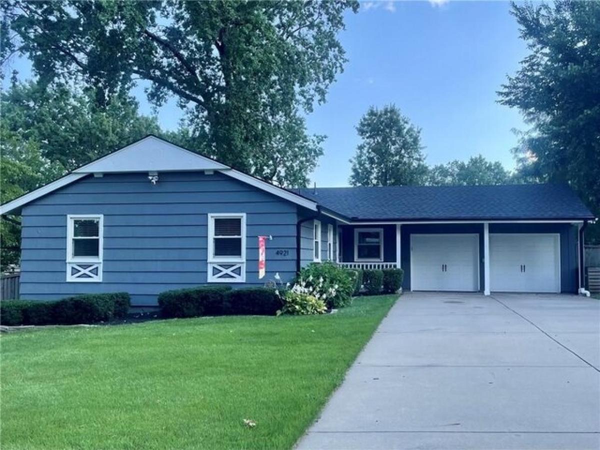 Picture of Home For Sale in Prairie Village, Kansas, United States