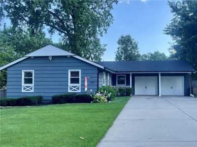 Home For Sale in Prairie Village, Kansas