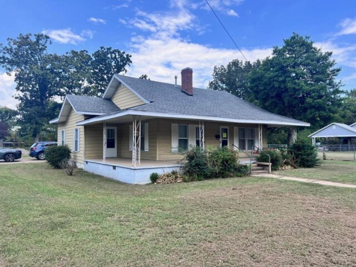 Picture of Home For Sale in Savannah, Tennessee, United States