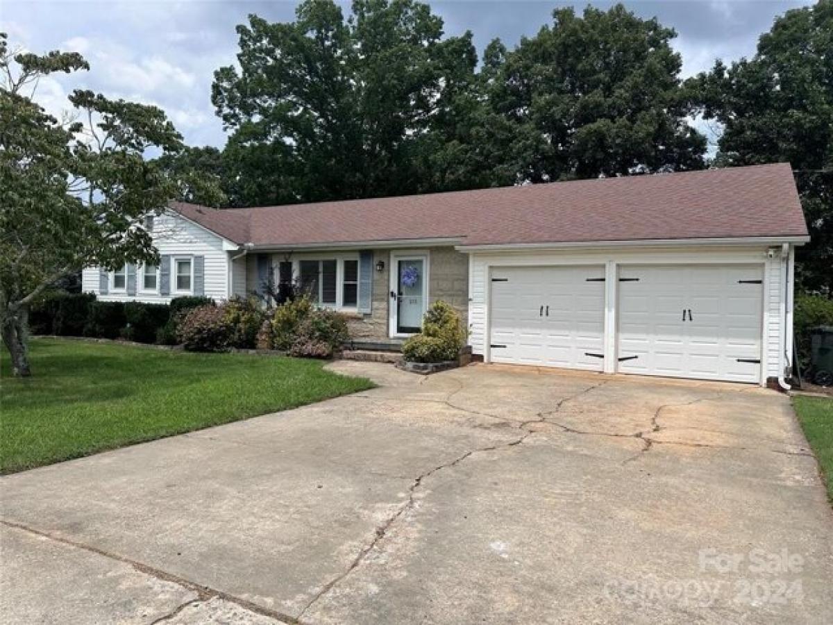 Picture of Home For Sale in Salisbury, North Carolina, United States