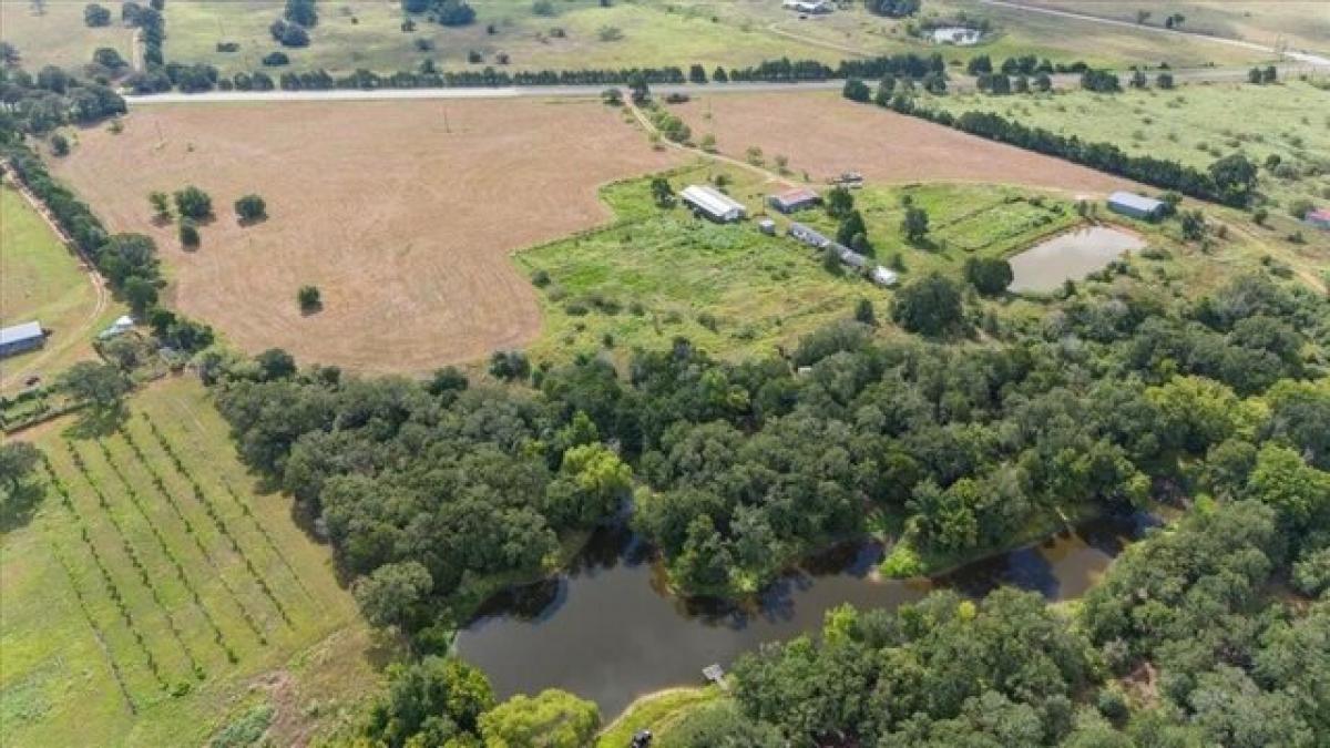 Picture of Residential Land For Sale in Smithville, Texas, United States