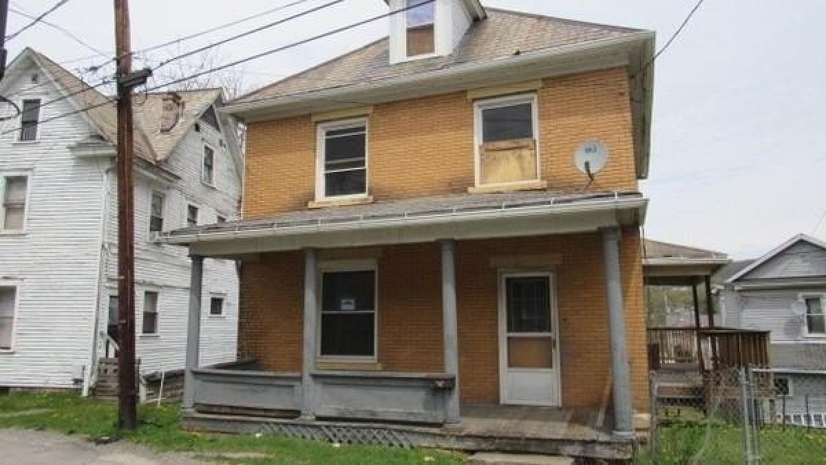 Picture of Home For Sale in Oil City, Pennsylvania, United States