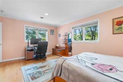 Home For Sale in Ardsley, New York