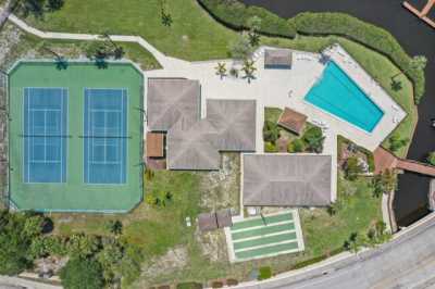 Home For Sale in Jensen Beach, Florida