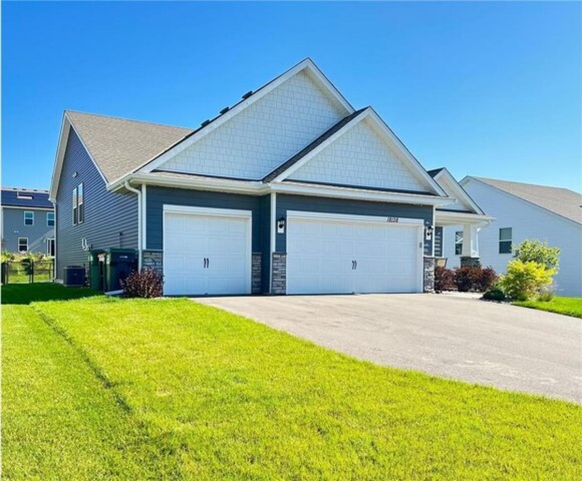 Picture of Home For Sale in Lakeville, Minnesota, United States