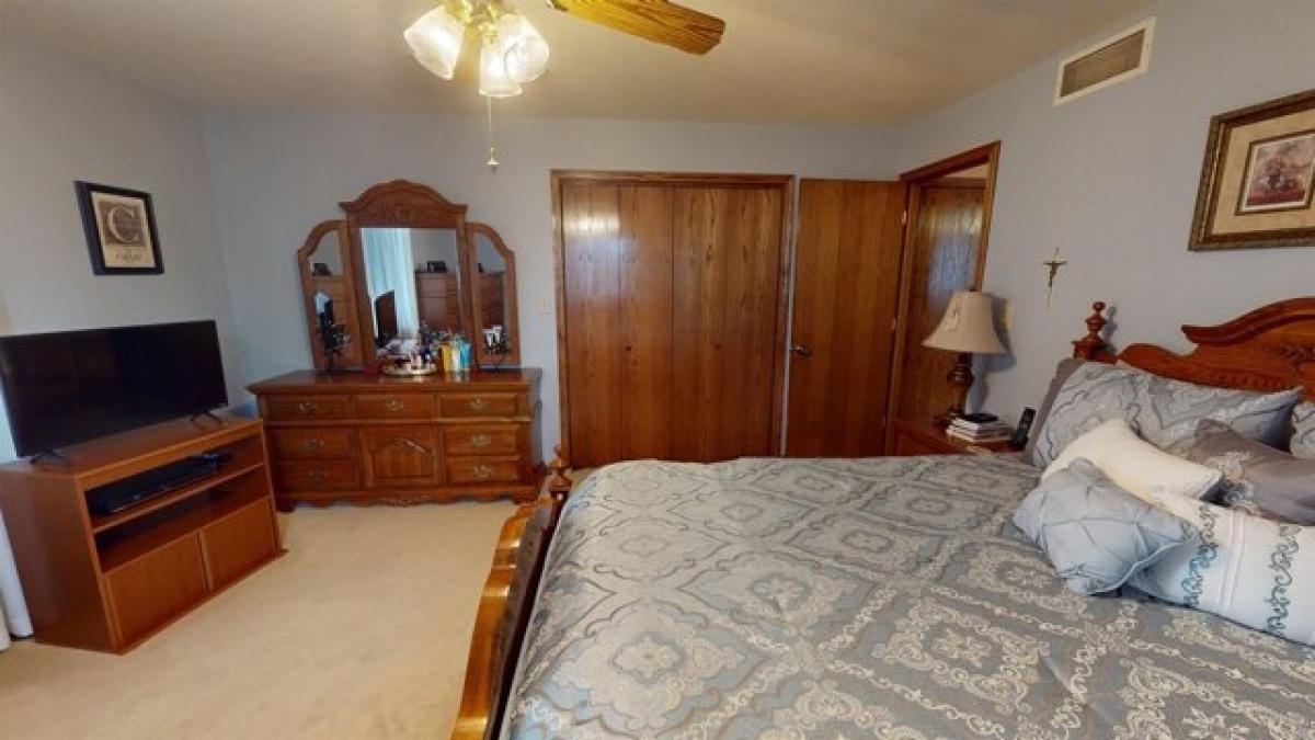 Picture of Home For Sale in Great Bend, Kansas, United States