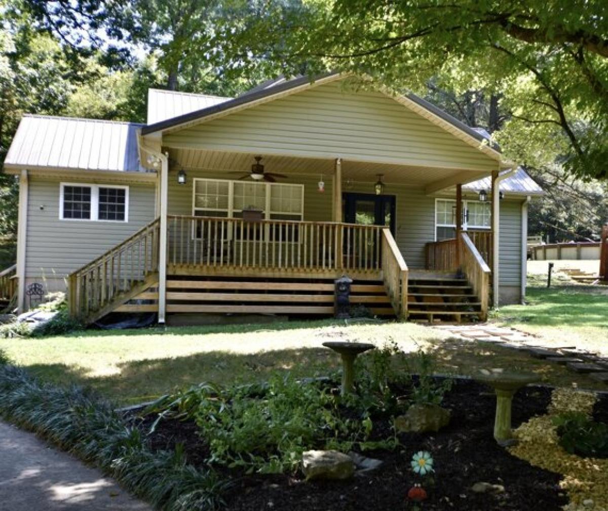 Picture of Home For Sale in Etowah, Tennessee, United States