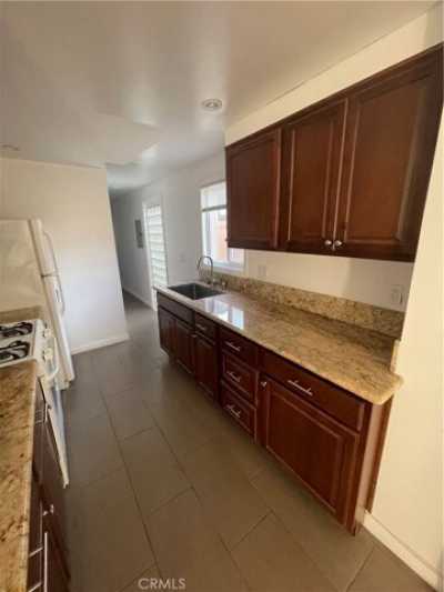 Apartment For Rent in Manhattan Beach, California