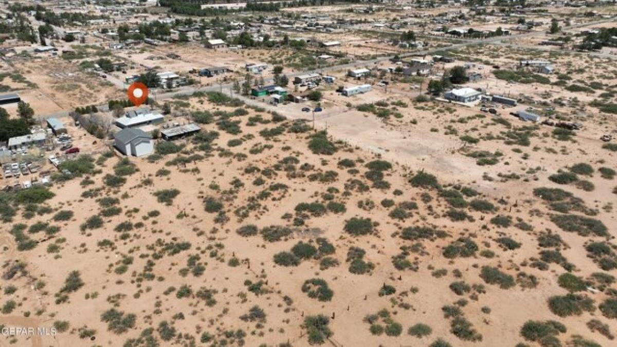 Picture of Home For Sale in Chaparral, New Mexico, United States