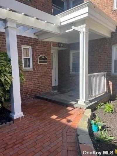 Apartment For Rent in Great Neck, New York