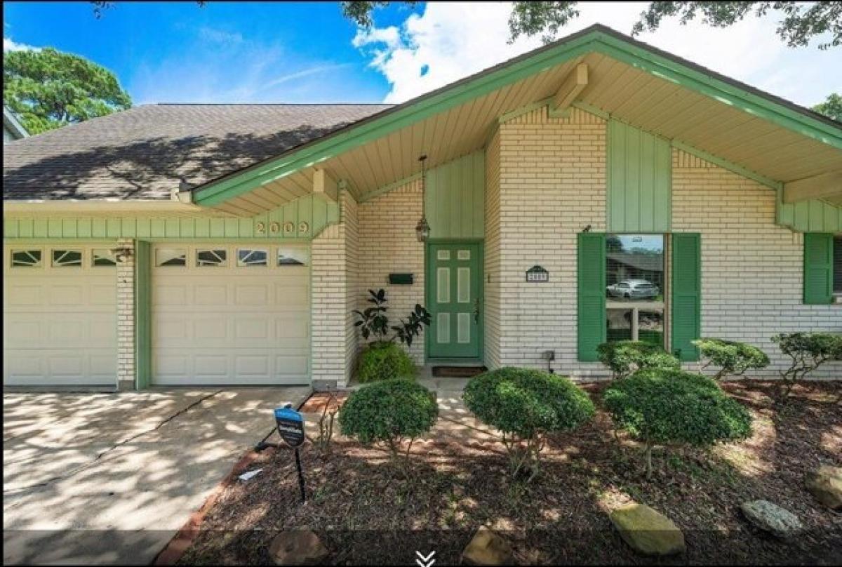 Picture of Home For Sale in Pasadena, Texas, United States