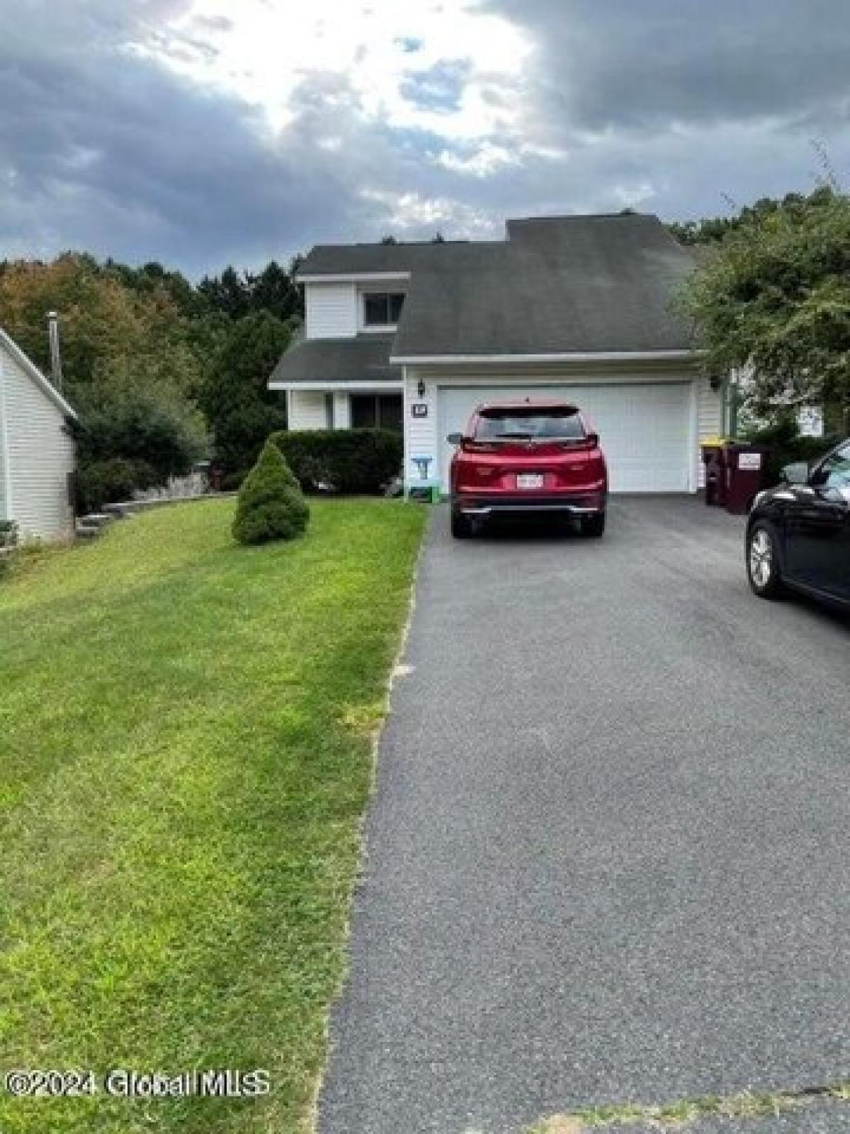 Picture of Home For Rent in Clifton Park, New York, United States