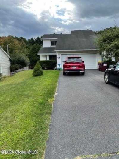 Home For Rent in Clifton Park, New York