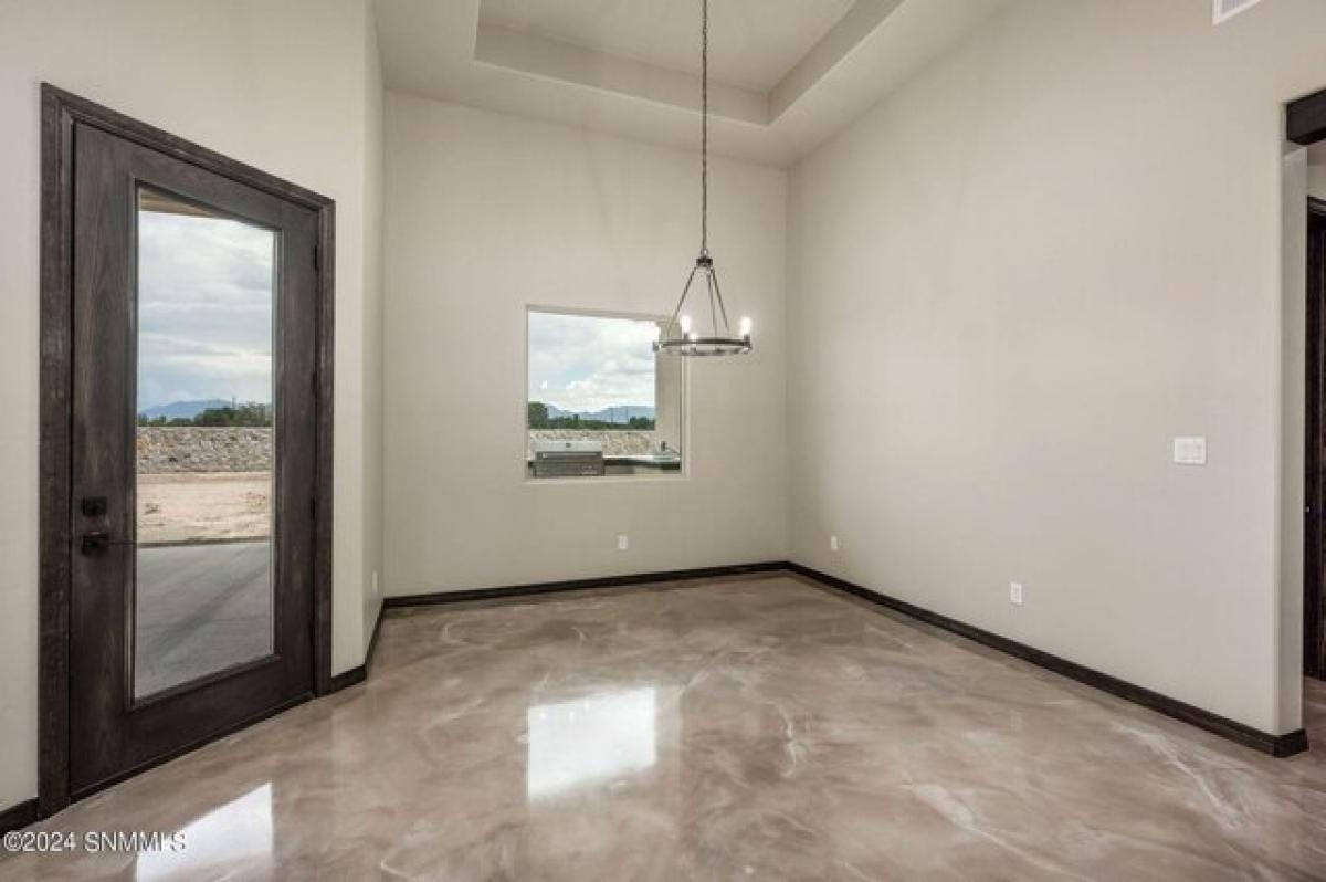 Picture of Home For Sale in Las Cruces, New Mexico, United States