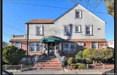 Home For Sale in Flushing, New York