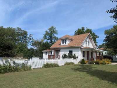 Home For Sale in Ash Grove, Missouri