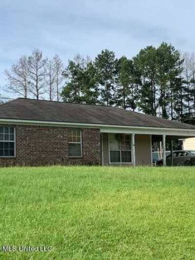 Home For Sale in Crystal Springs, Mississippi