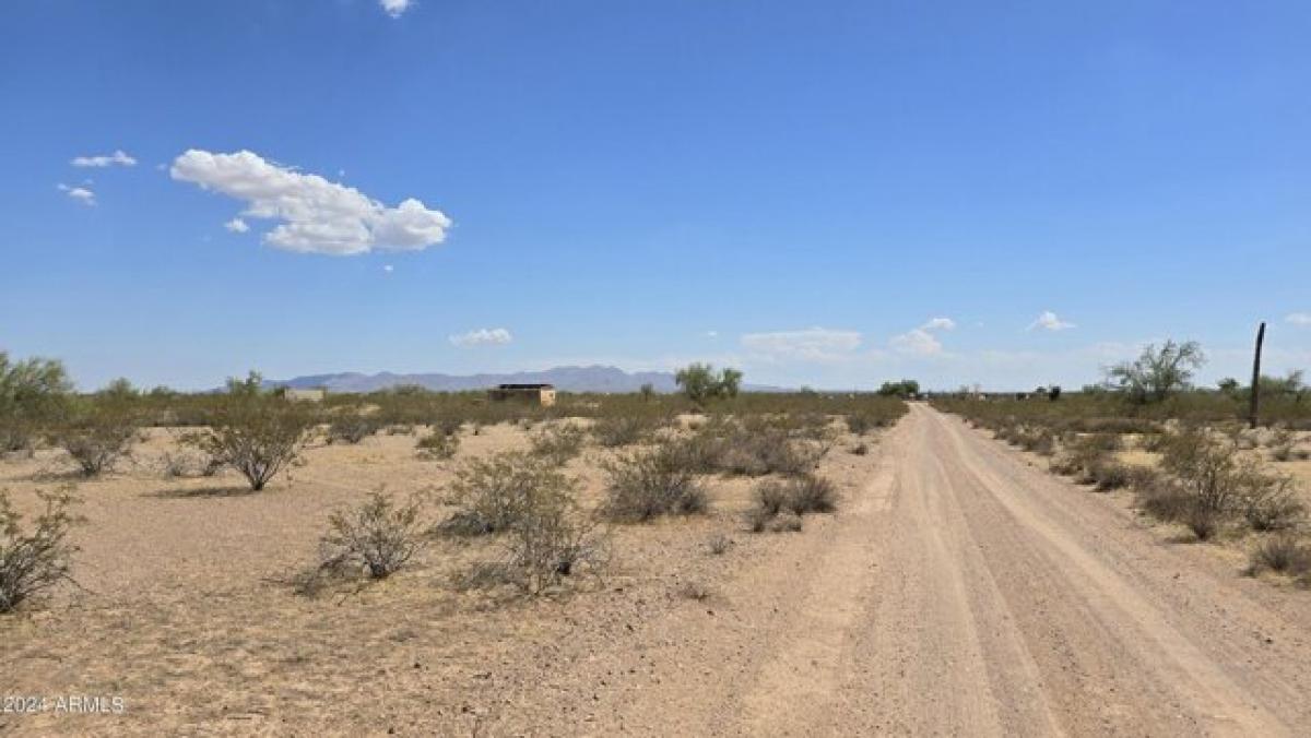 Picture of Residential Land For Sale in Wittmann, Arizona, United States