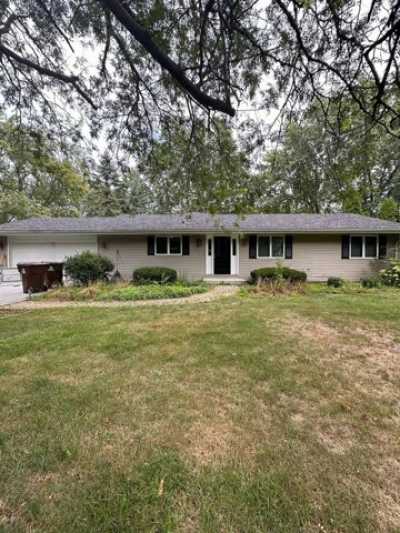 Home For Sale in Crete, Illinois