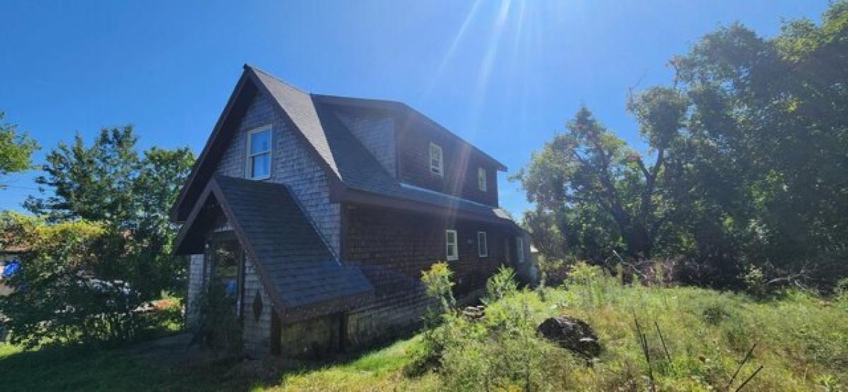 Picture of Home For Sale in Auburn, Maine, United States