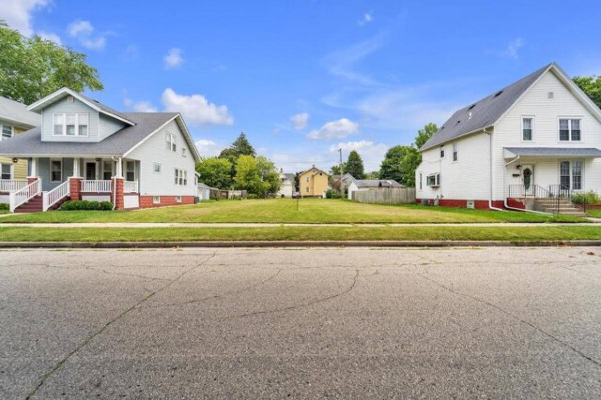 Picture of Residential Land For Sale in Kenosha, Wisconsin, United States