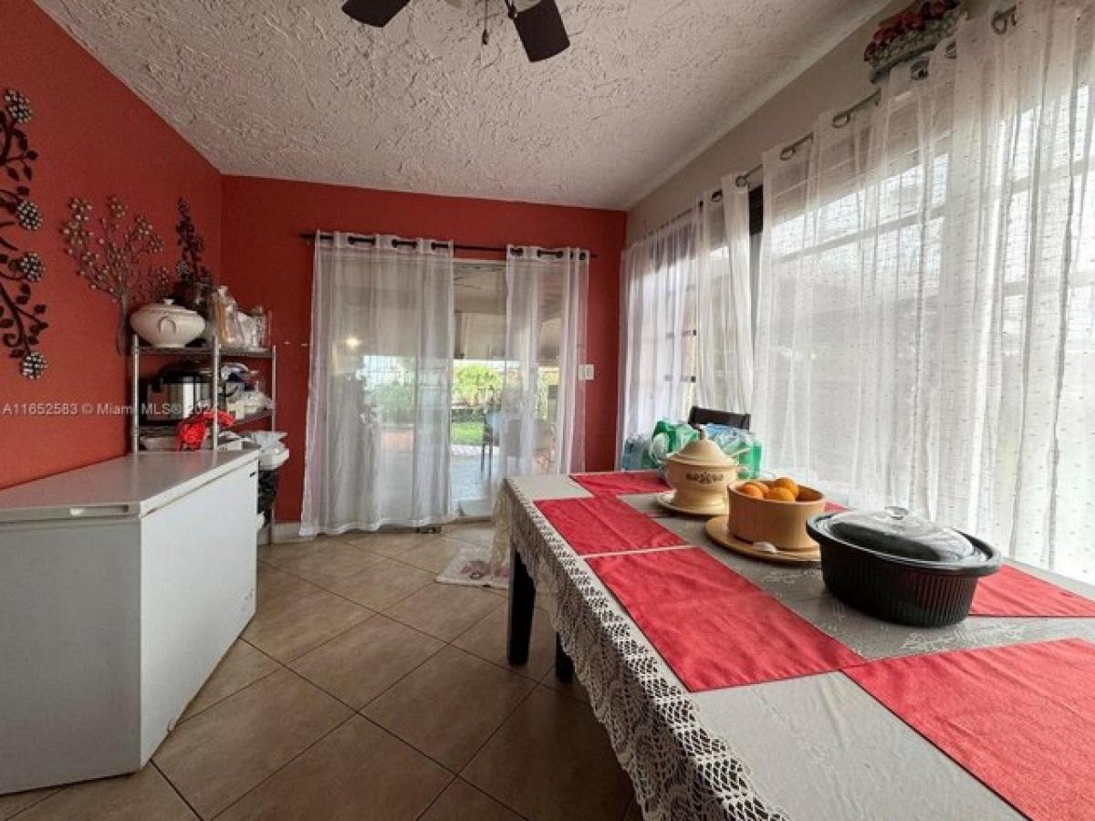 Picture of Home For Sale in Pembroke Pines, Florida, United States