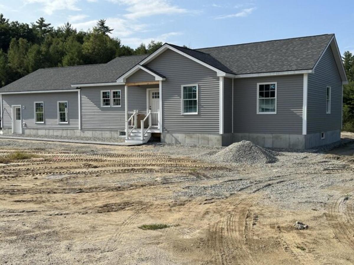 Picture of Home For Sale in Limerick, Maine, United States