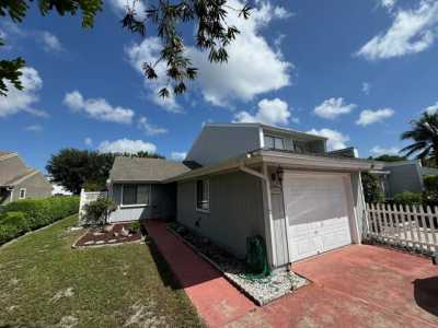 Home For Sale in Wellington, Florida