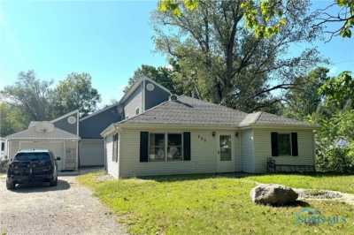 Home For Sale in Holland, Ohio