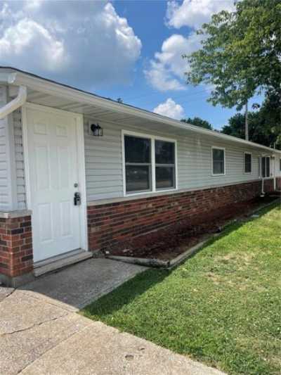 Home For Rent in Wood River, Illinois