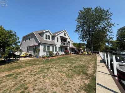 Home For Sale in Marblehead, Ohio