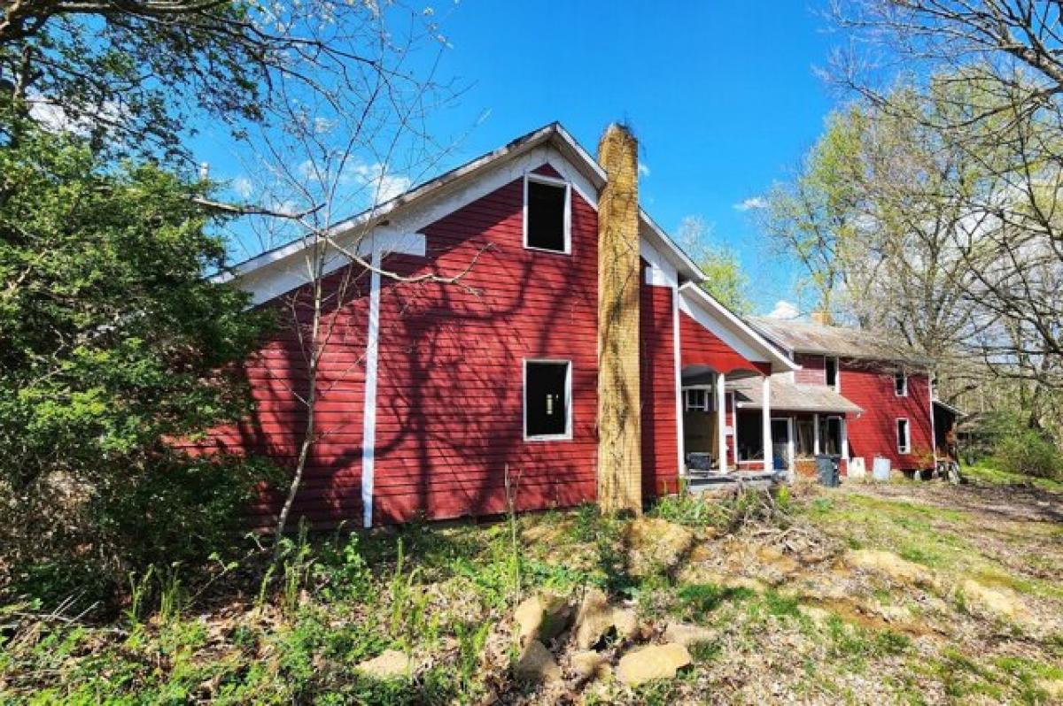 Picture of Home For Sale in Rockbridge, Ohio, United States