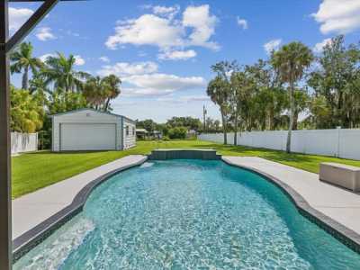 Home For Sale in Ellenton, Florida