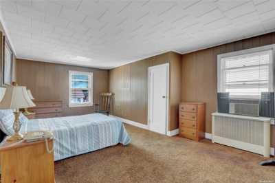 Home For Sale in Malverne, New York