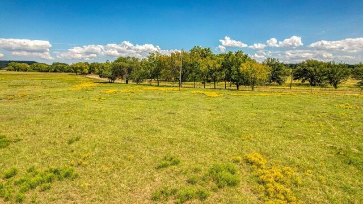 Picture of Residential Land For Sale in Granbury, Texas, United States