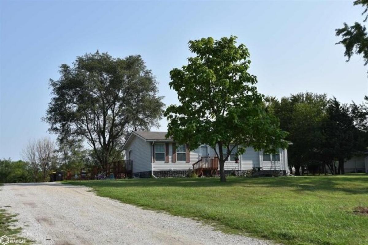 Picture of Home For Sale in Osceola, Iowa, United States