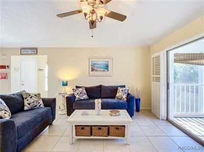 Home For Sale in Crystal River, Florida