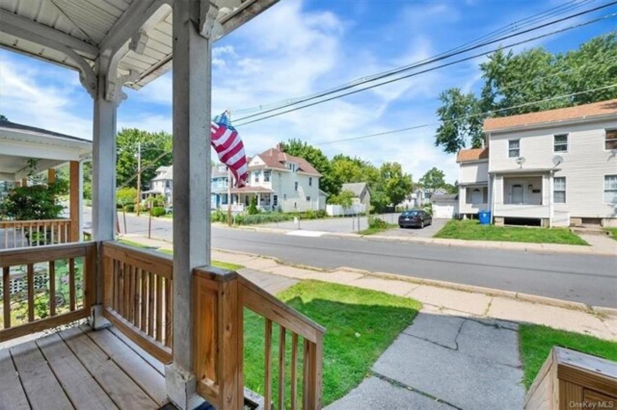 Picture of Home For Sale in Middletown, New York, United States