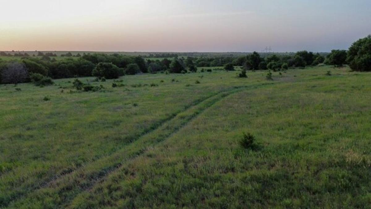 Picture of Residential Land For Sale in Covington, Oklahoma, United States