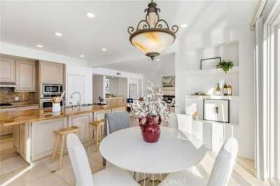 Home For Sale in Calabasas, California